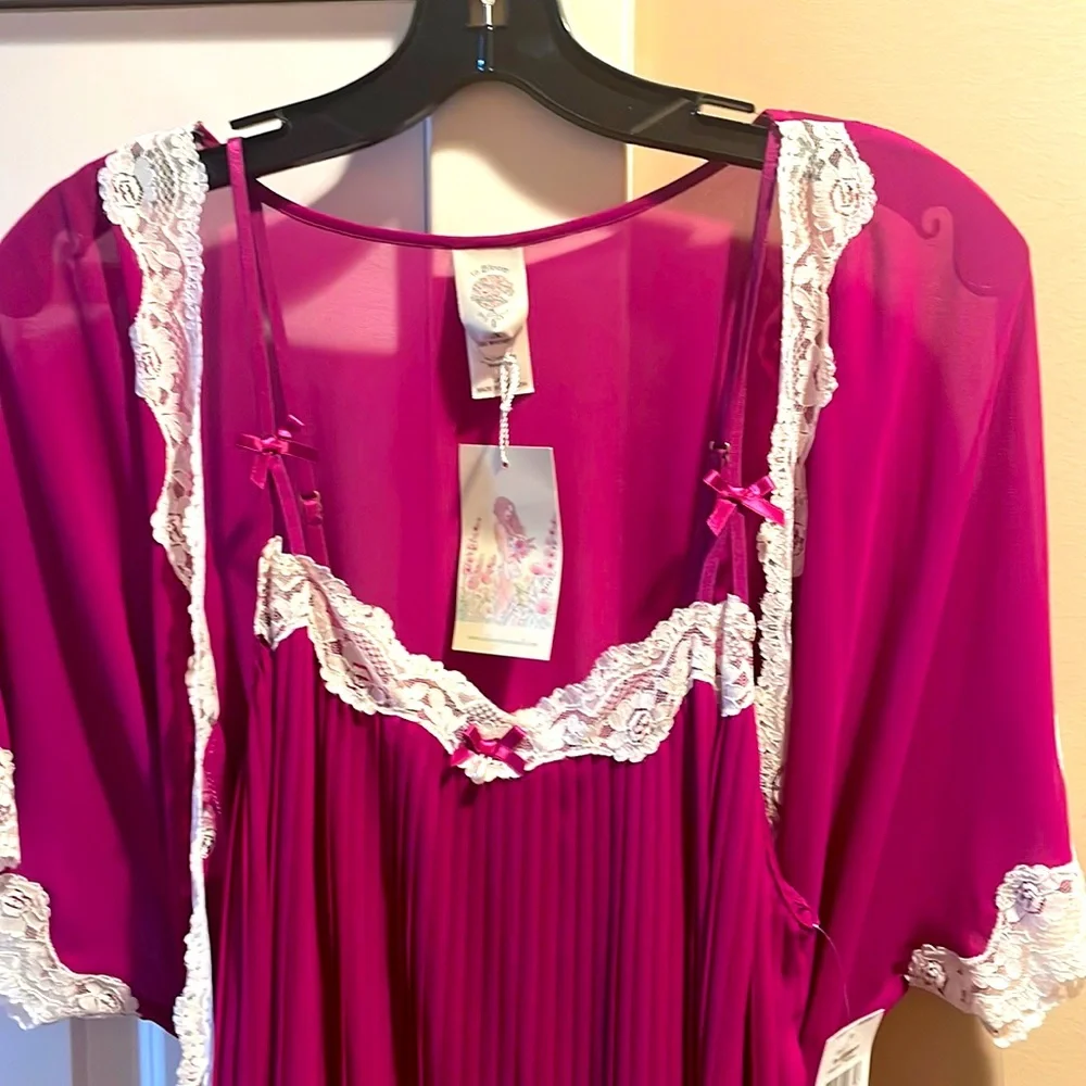 In Bloom Robe - Picture 1 of 5